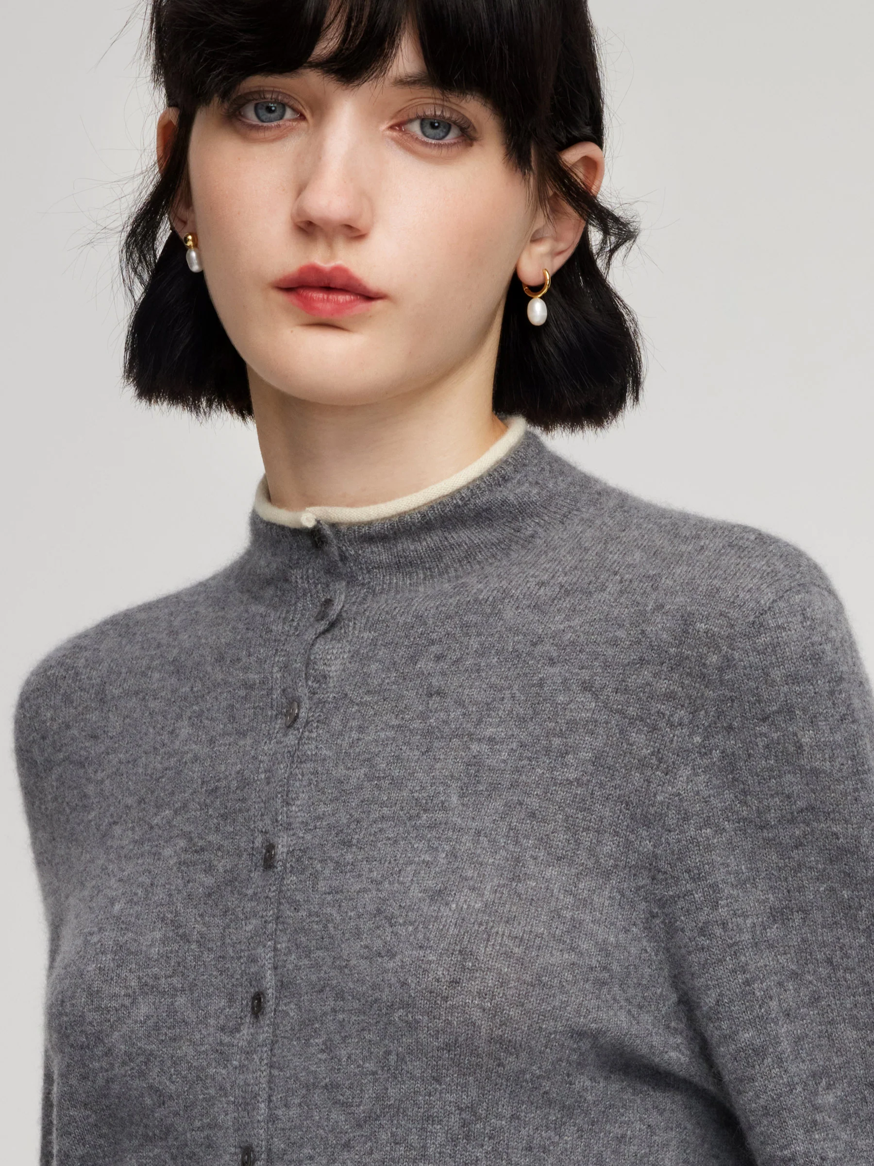 100% Cashmere Seamless Contrast Trim Women Cardigan - Image 5