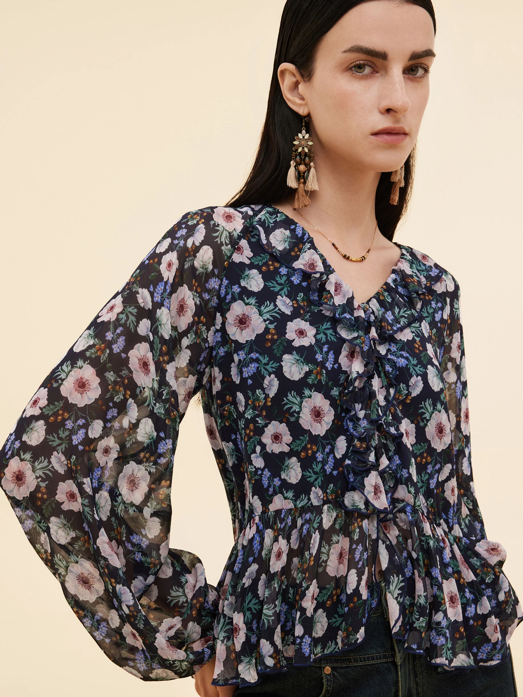 10MM Mulberry Silk Floral Print Women Ruffle V-Neck Blouse - Image 5