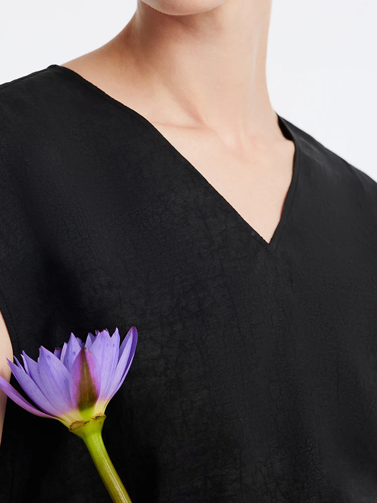 18 Momme Xiang Yun Silk V-Neck Women Tank Top - Image 8