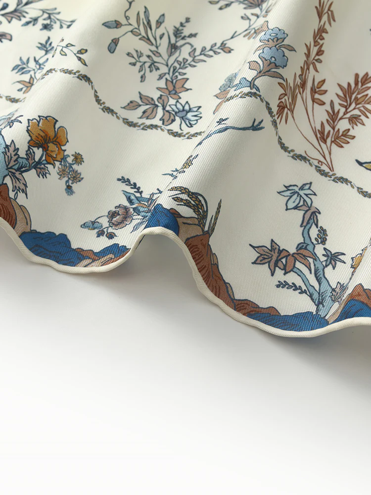 90 Square Printed 14 Momme Mulberry Silk Scarf - Image 4