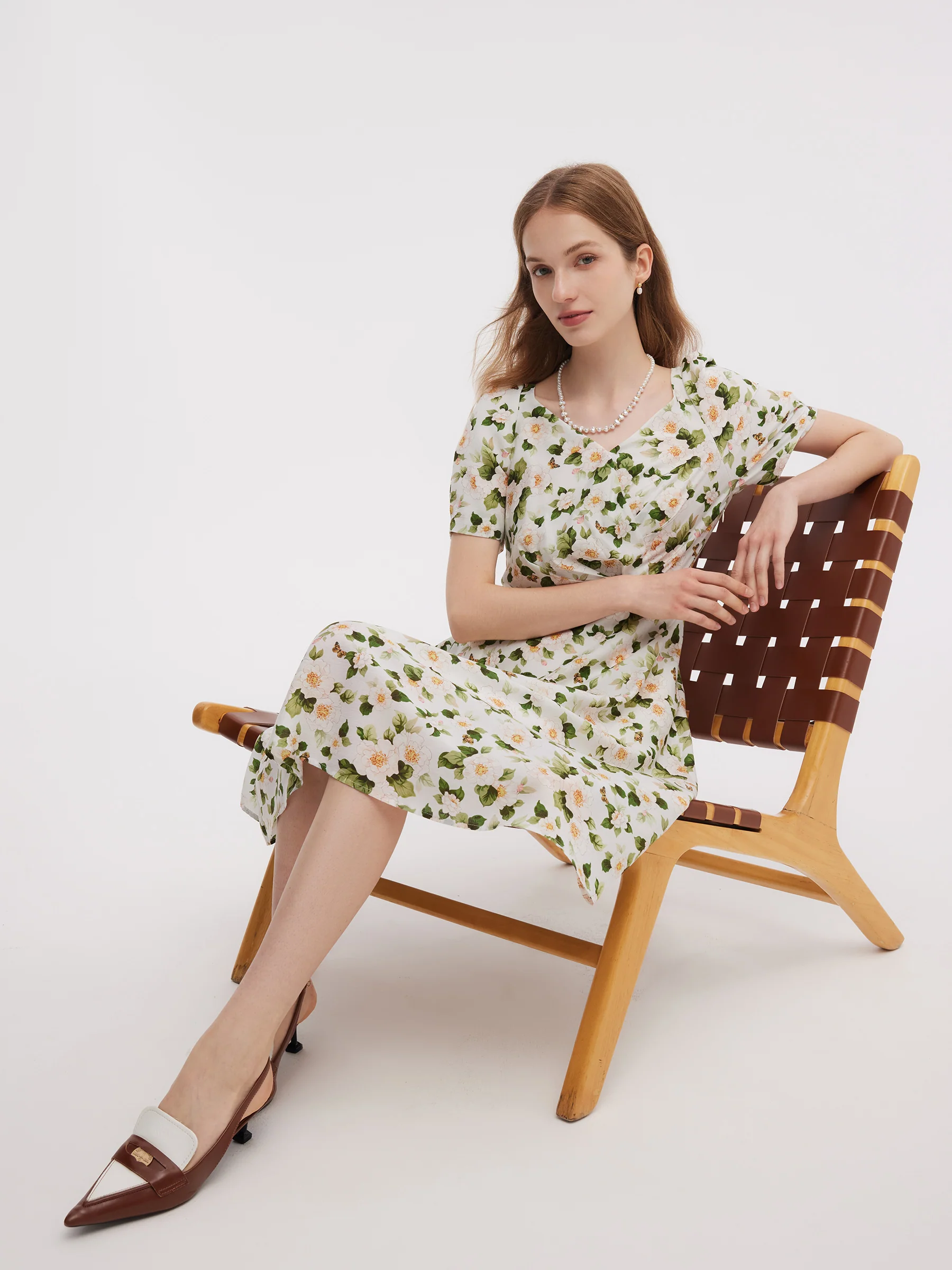 Acetate Blend Floral Print Women V-Neck Midi Dress With Belt - Image 6