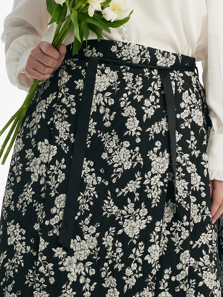 Camellia Jacquard Pleated Women Mamianqun With Bottomed Skirt - Image 11