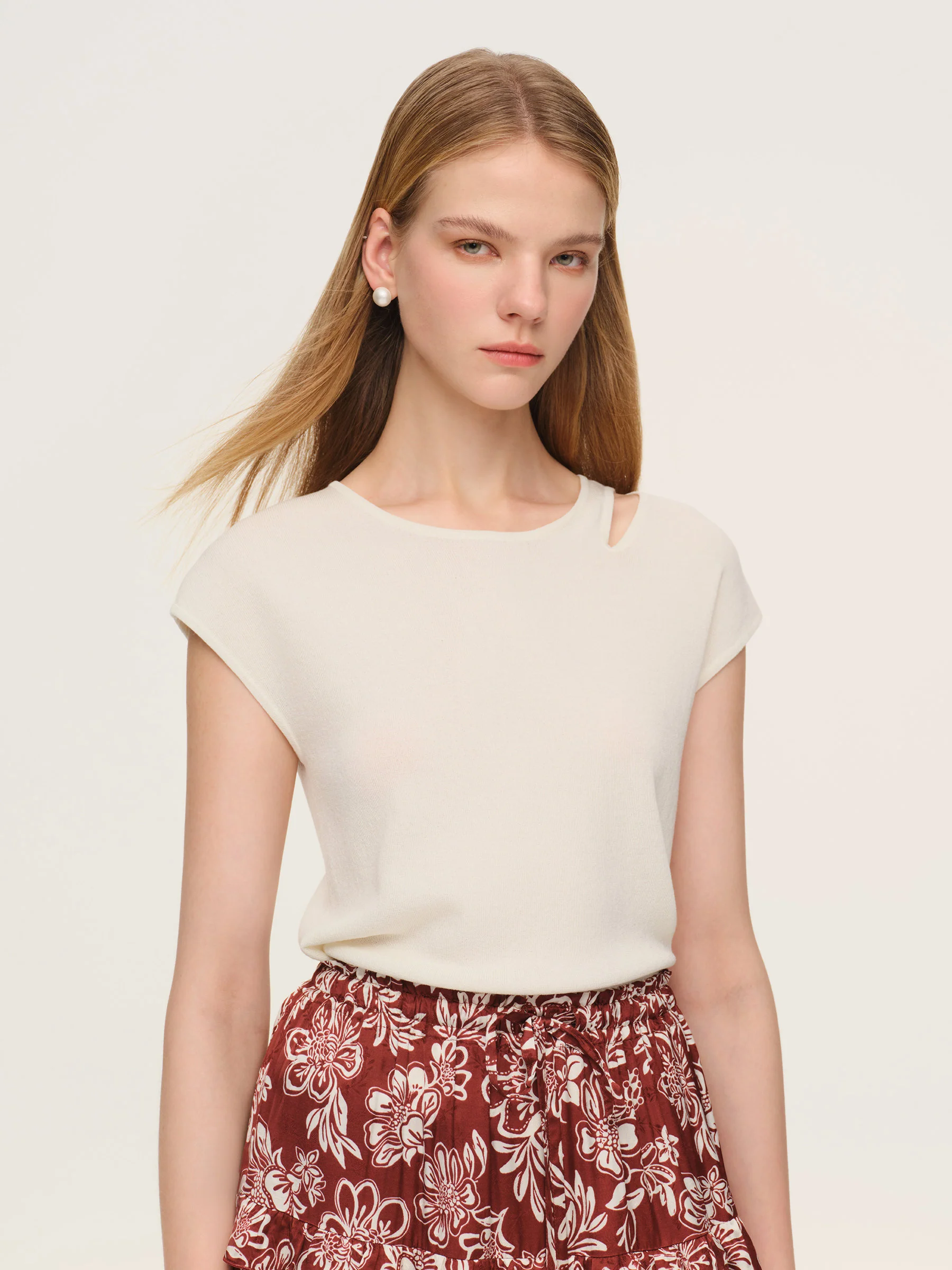 Cap Sleeve Knit Top And Marigold Floral Print Tiered Skirt Two-Piece Set With Silky Scarf - Image 5